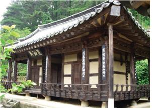 ▲ 조선 말기 전통 가옥의 건축을 살펴볼 수 있는 소중하고 아름다운 건물이다.