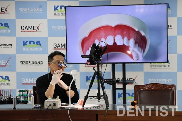 ▲ 박정원 연자가 핸즈온 실습을 진행했다.