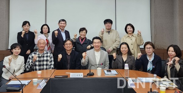 ▲ 간담회에 참석한 최혜선 부회장(아랫줄 오른쪽에서 세 번쨰), 고재훈 대외협력이사(윗줄 오른쪽에서 두 번째)